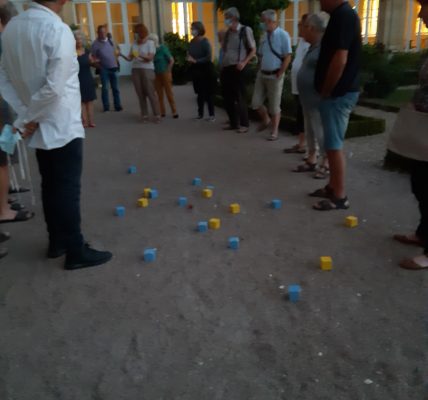 (14) Déambulations Estivales 2020 :  Nevers – rencontre insolite autour d’un concours de pétanques « de boules carrées » avec des Capucins.